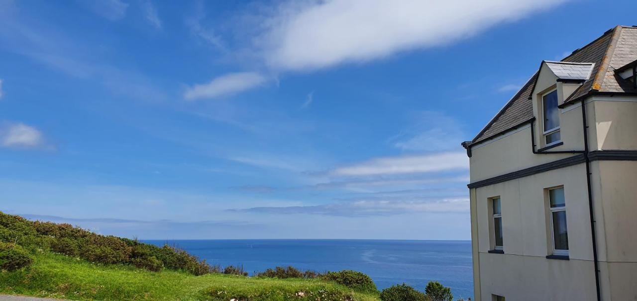 Journeys End With Stunning Sea Views From The Headland Villa Coverack Buitenkant foto